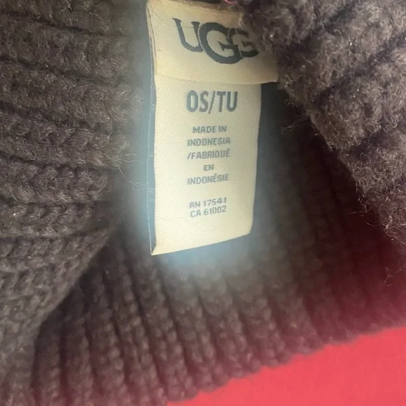 UGG EMBELLISHED KNIT CUFF BEANIE Nwts - Picture 9 of 11